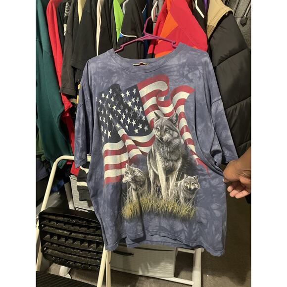 Size XL- Vintage The Mountain T Shirt Wolves & Flag Leather Tag Blue NEW DS V33 - Picture 1 of 3